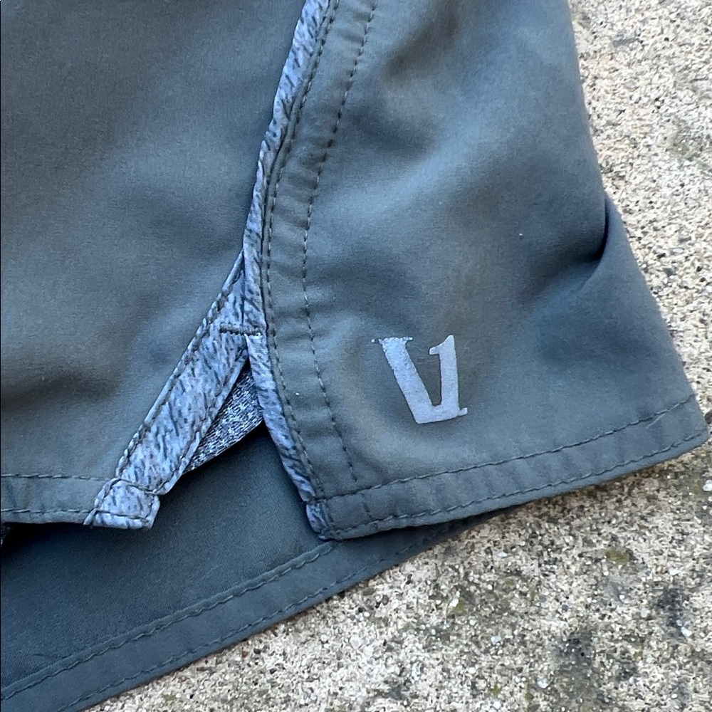 Vuori Men's Green Active Lined Workout Shorts Size L* - Picture 3 of 6